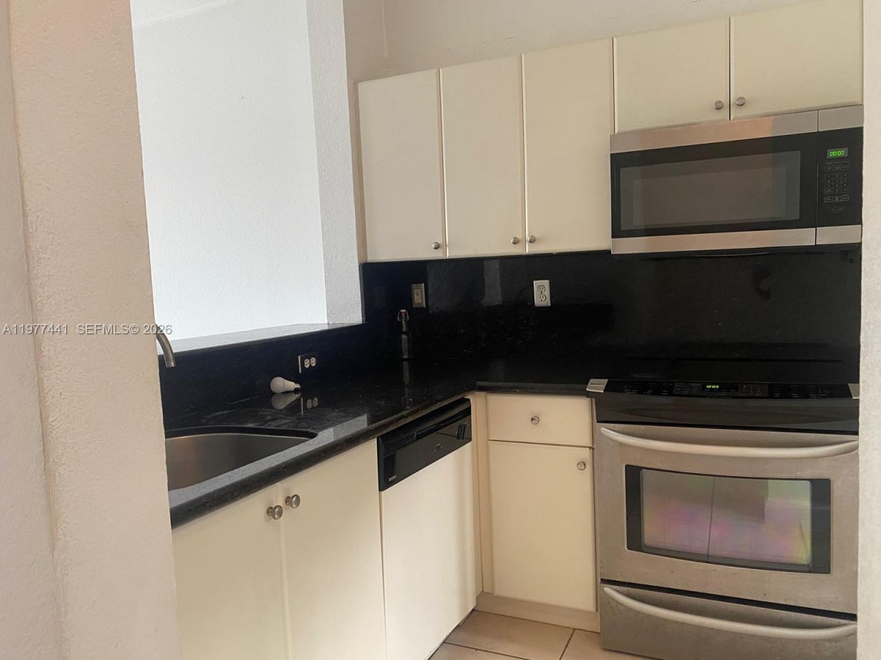17630 NW 73rd Ave, Unit 102-4, Hialeah, FL 33015 Photo