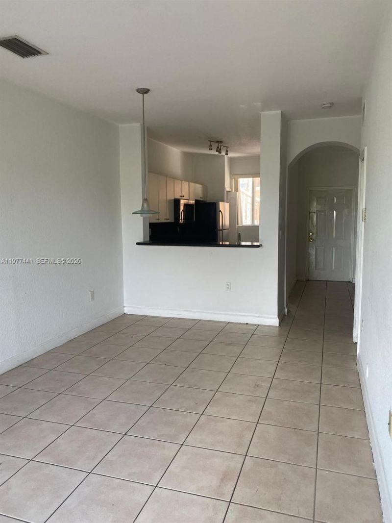 17630 NW 73rd Ave, Unit 102-4, Hialeah, FL 33015 Photo