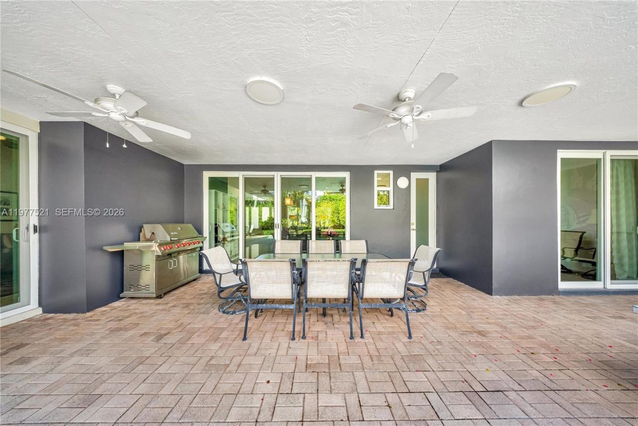 10101 SW 145th St, Miami, FL 33176 Photo