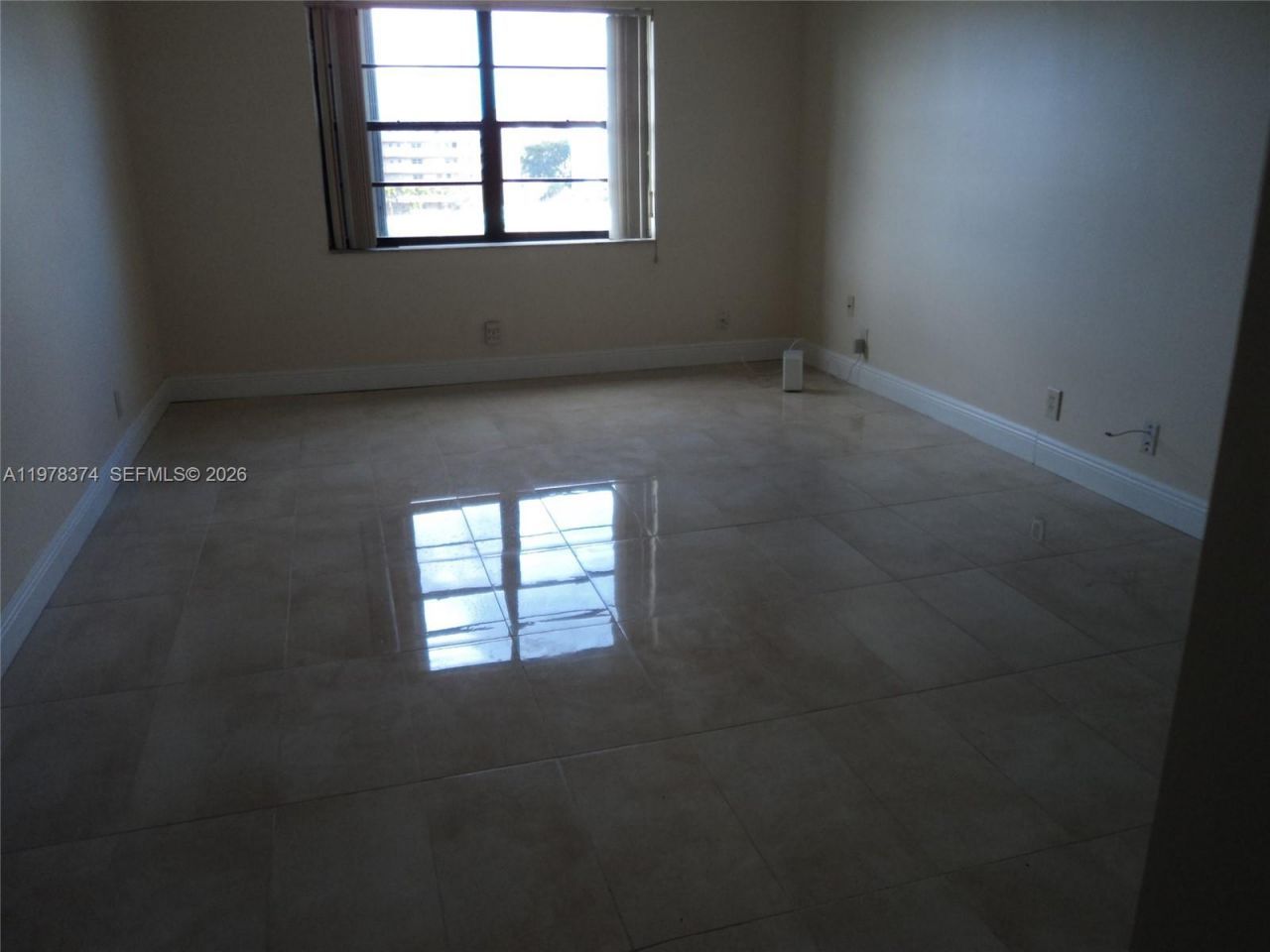1301 NE 7th St, Unit 511, Hallandale Beach, FL 33009 Photo