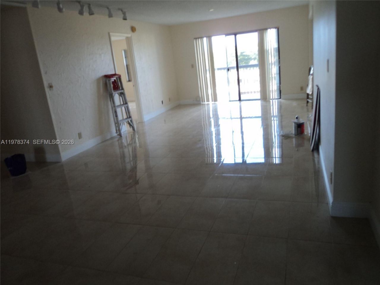 1301 NE 7th St, Unit 511, Hallandale Beach, FL 33009 Photo