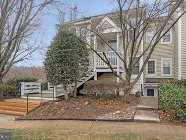 2942 YARLING COURT, Unit 2942, FALLS CHURCH, VA 22042