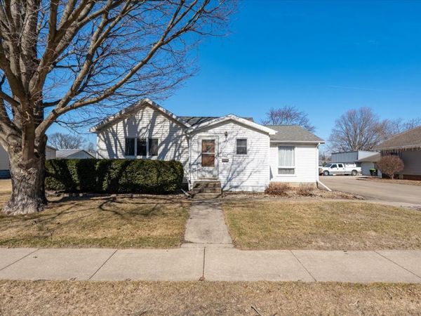 507 E Cemetery Street , Chenoa, IL 61726