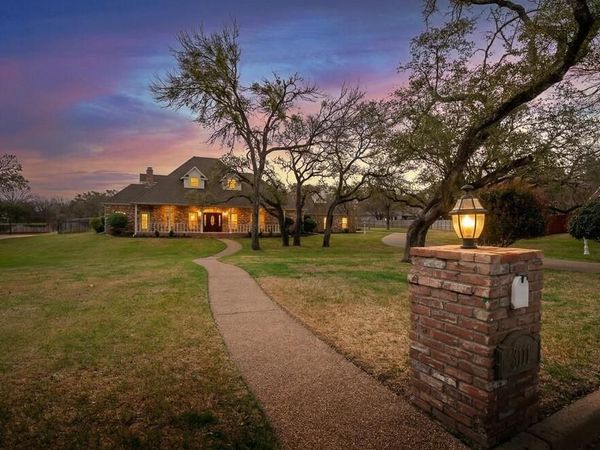 3111 Rockbridge Road , Waco, TX 76657