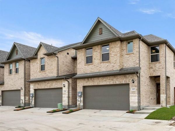 2642 Copper Breaks Street, Dallas, TX 75228