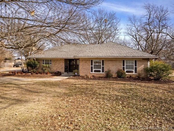 810 S Wood Avenue, Hominy, OK 74035