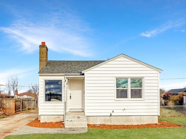 2104 W Mansfield Ct, Spokane, WA 99205