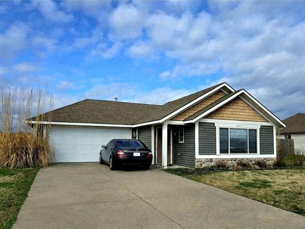 1640 Whirlaway Lane , Prairie Grove, AR 72753