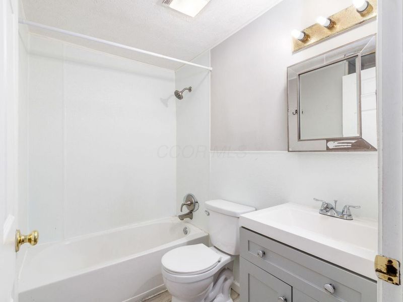 1722 Hollow Run Drive, Columbus, OH 43223 Photo 14