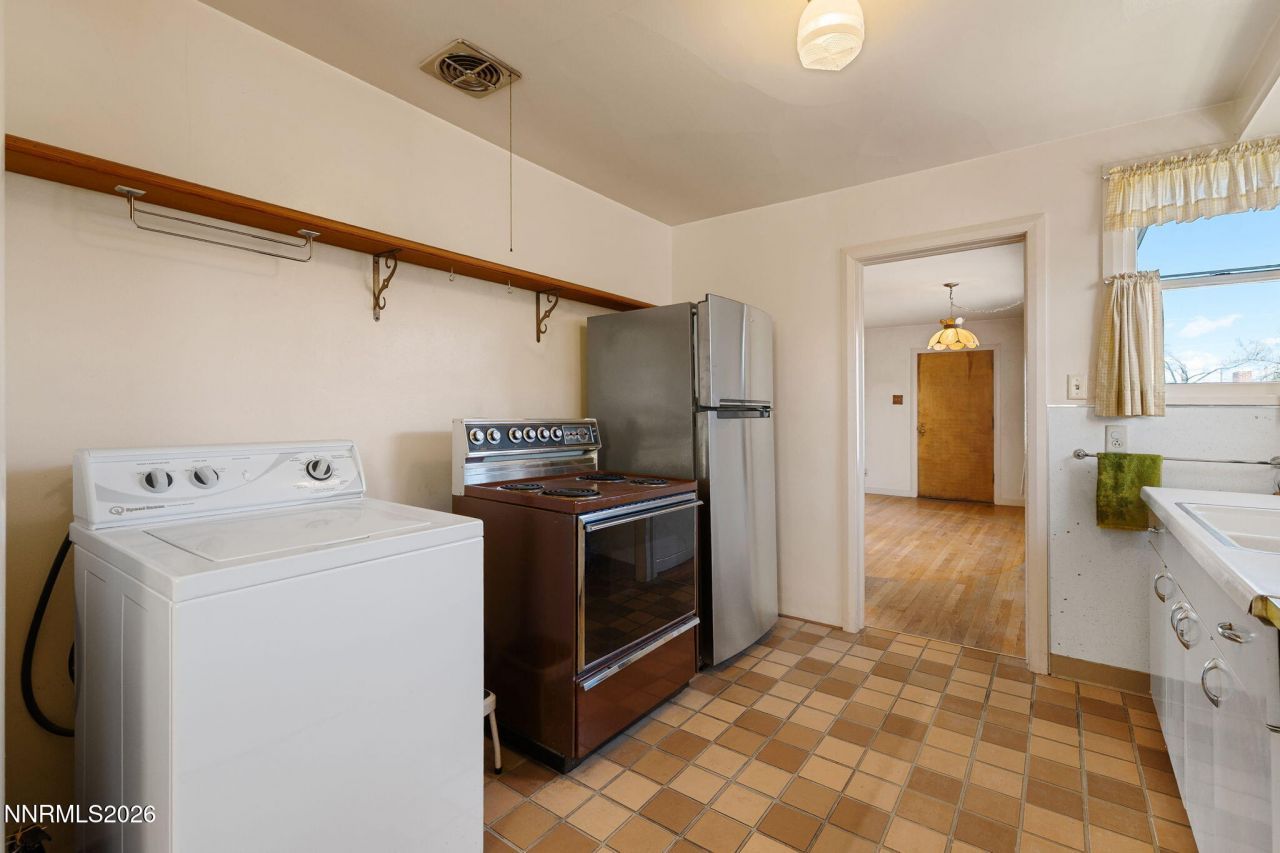 755 Balzar Circle, Reno, NV 89502 Photo