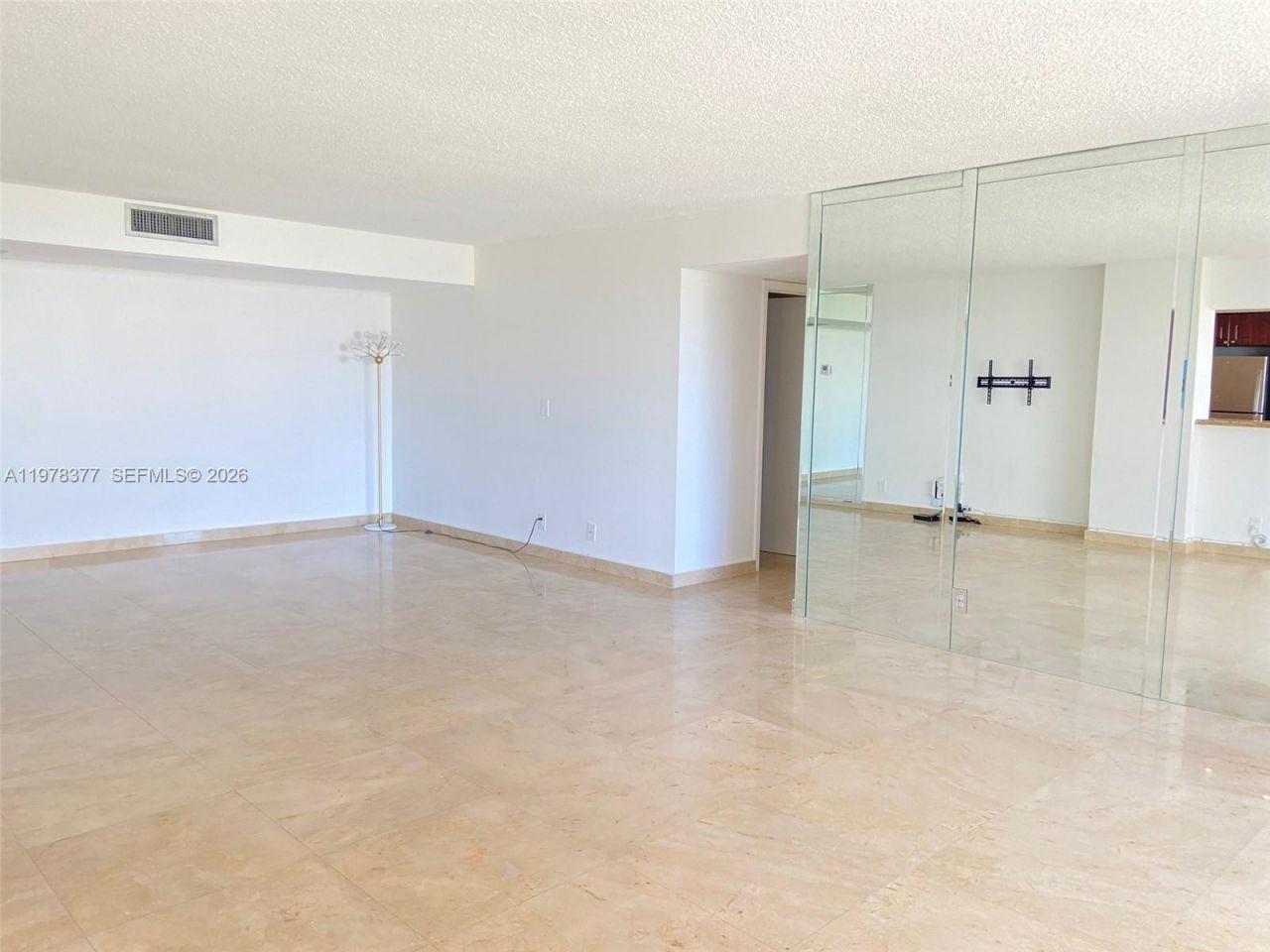 1890 S Ocean Dr, Unit 408, Hallandale Beach, FL 33009 Photo