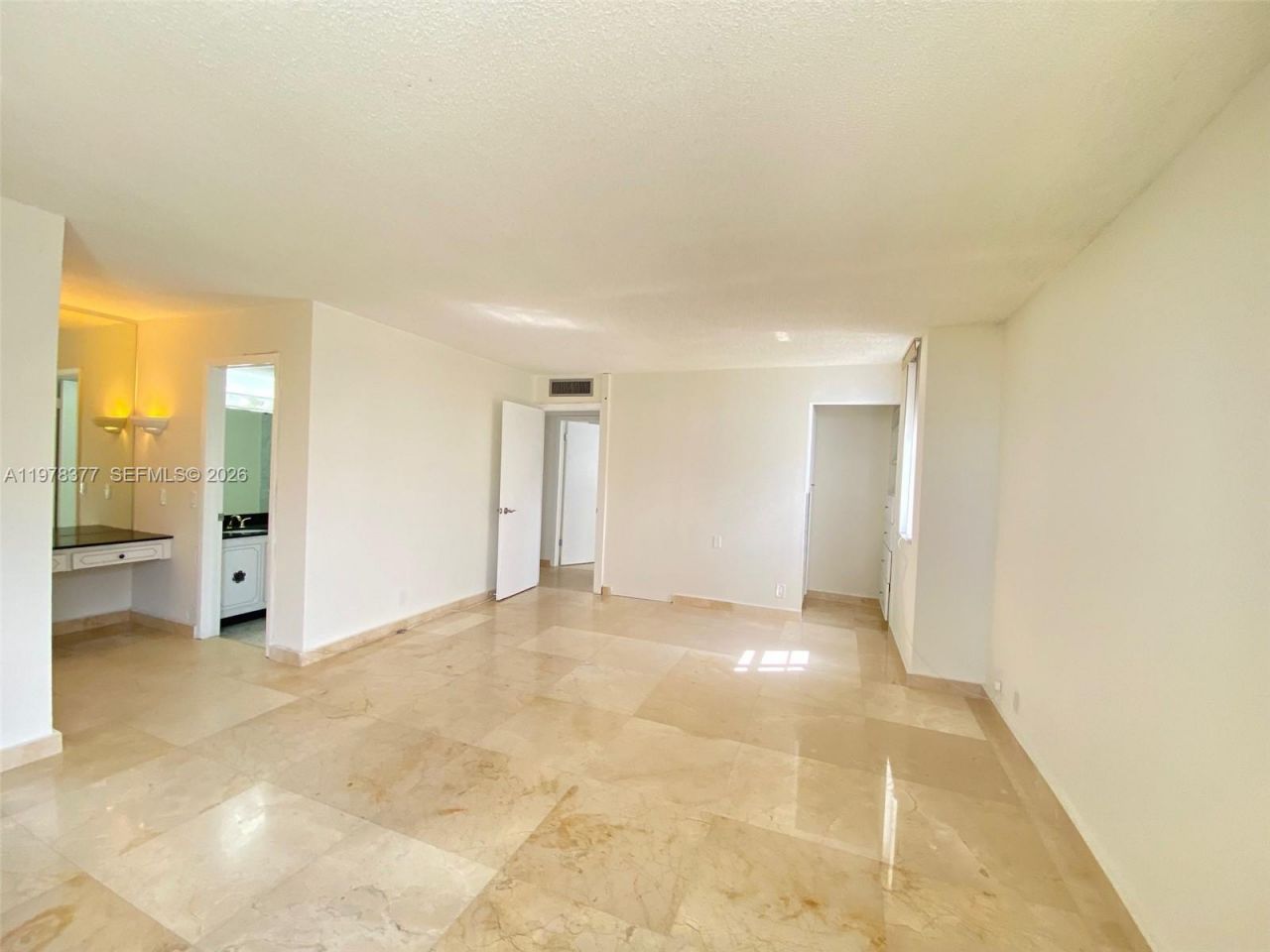 1890 S Ocean Dr, Unit 408, Hallandale Beach, FL 33009 Photo