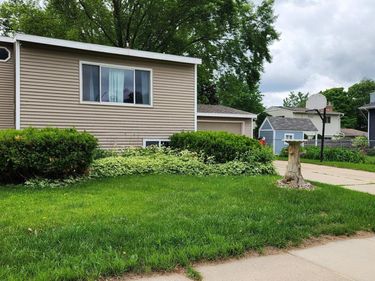 1404 City View Court NE, Rochester, MN 55906