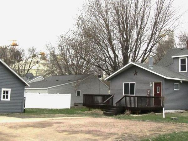 215 7th Street, Dawson, MN 56232