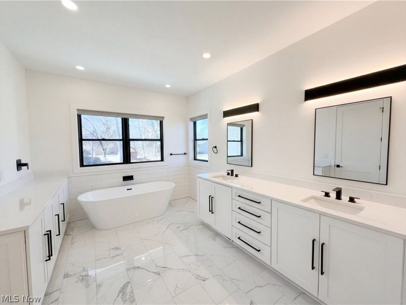 560 Red Oak Lane, Bay Village, OH 44140 Photo 14