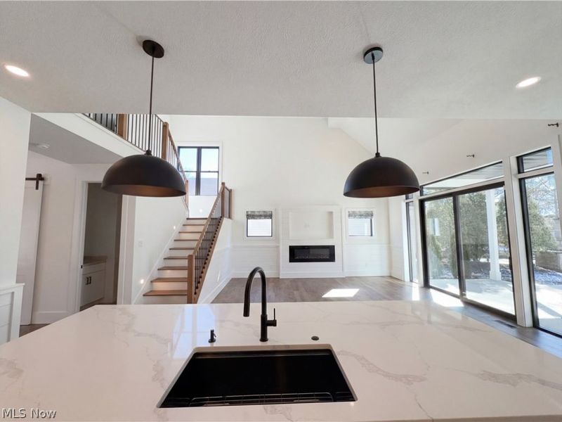 560 Red Oak Lane, Bay Village, OH 44140 Photo 3