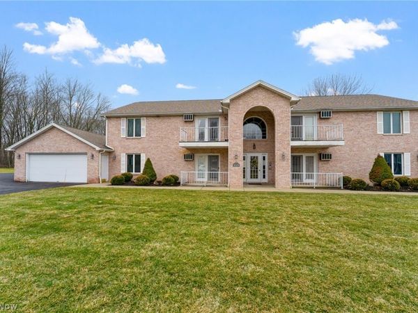 929 Auburn Hills Drive , Unit 1, Boardman, OH 44512