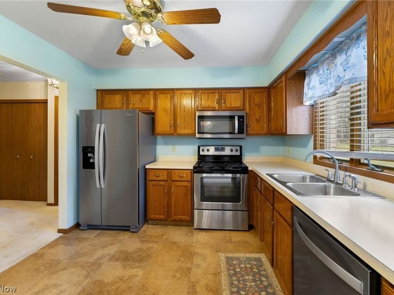 929 Auburn Hills Drive, Unit 1, Boardman, OH 44512 Photo 10