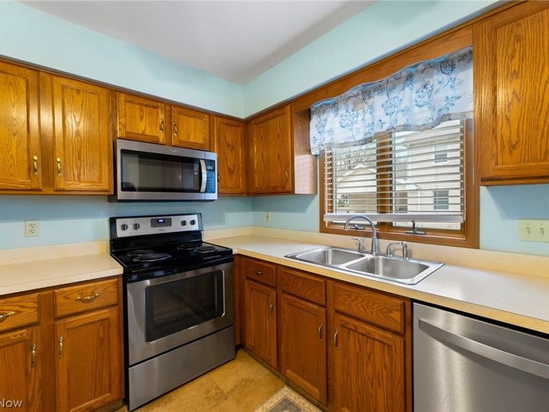 929 Auburn Hills Drive, Unit 1, Boardman, OH 44512 Photo 11