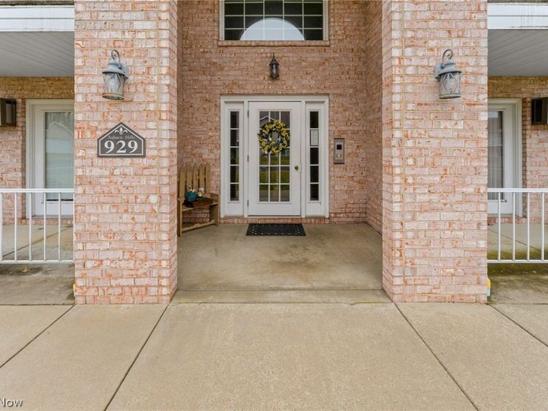 929 Auburn Hills Drive, Unit 1, Boardman, OH 44512 Photo 3