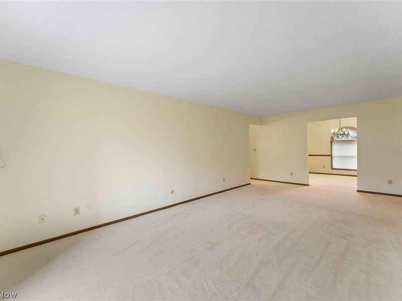 929 Auburn Hills Drive, Unit 1, Boardman, OH 44512 Photo 6