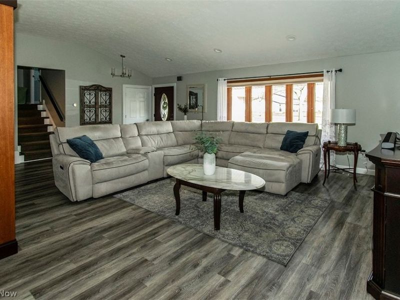 3974 Winton Park Drive, North Olmsted, OH 44070 Photo 10