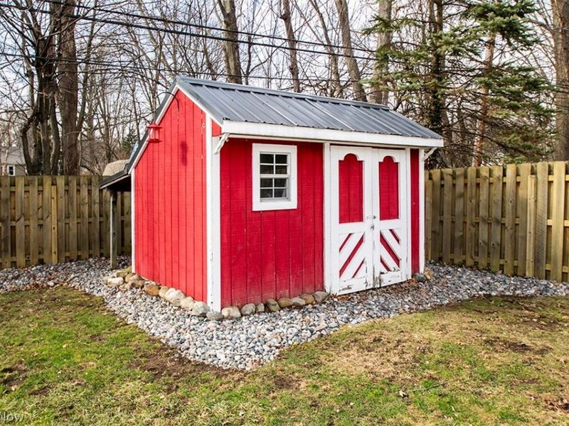 3974 Winton Park Drive, North Olmsted, OH 44070 Photo 7