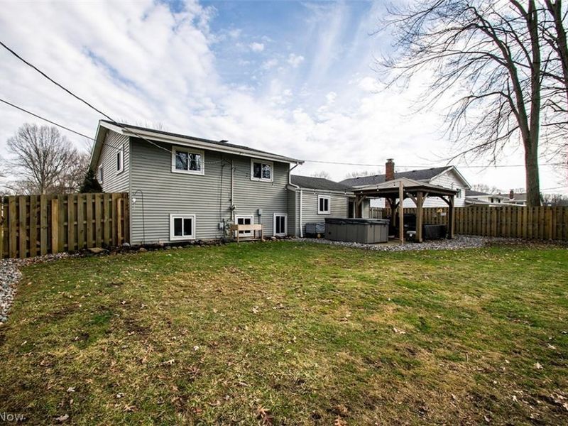 3974 Winton Park Drive, North Olmsted, OH 44070 Photo 8