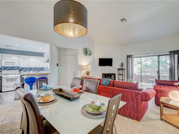 5040 S Rainbow Boulevard , Unit 204, Las Vegas, NV 89118