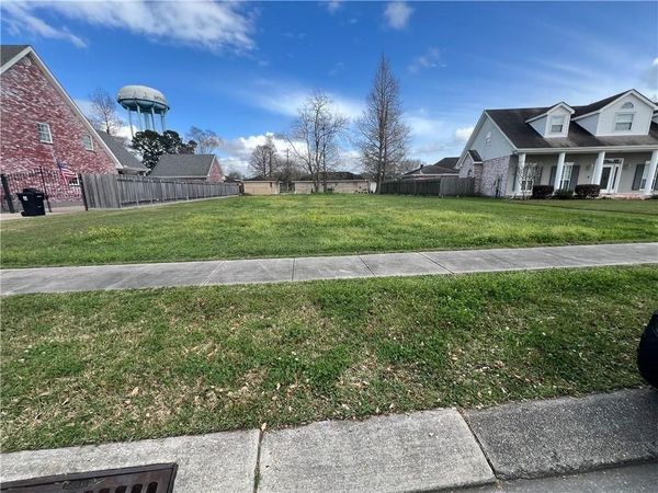 2017 ARAMIS Drive , Meraux, LA 70075