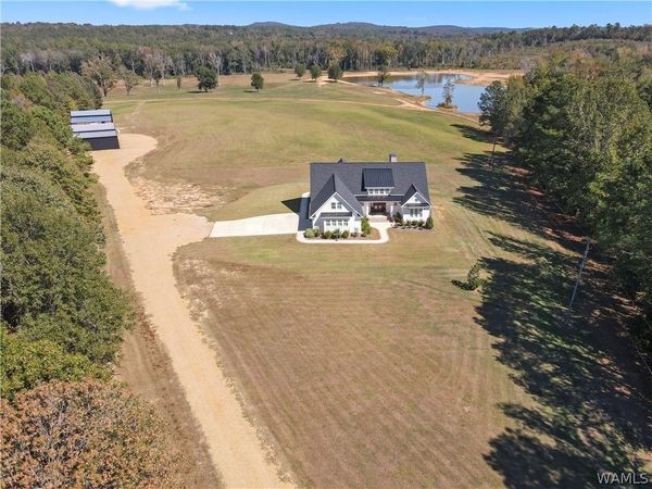 1952- County Road 52 , Moundville, AL 35474