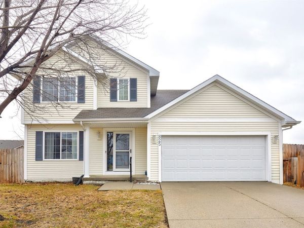 825 SE Hummingbird Circle, Waukee, IA 50263