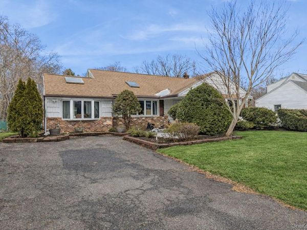 15 Walnut Street , Centereach, NY 11720