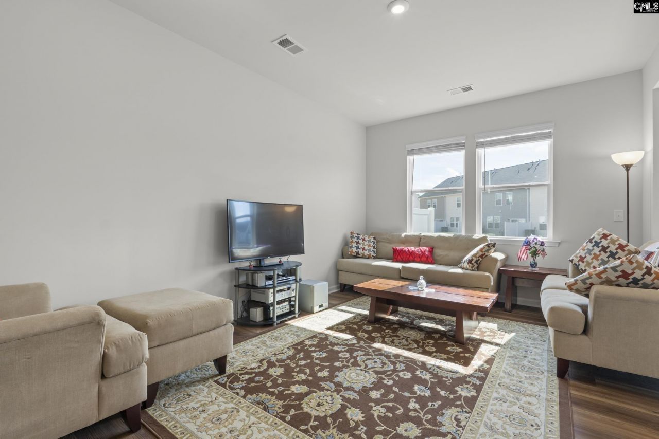 2016 Day Lily Way Photo 9