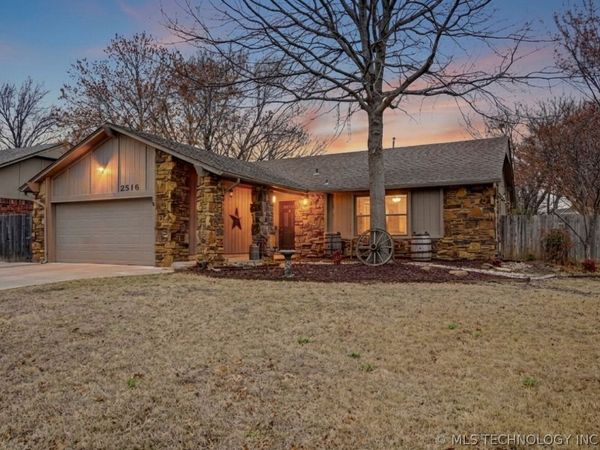 2516 W Broadway Street , Broken Arrow, OK 74012