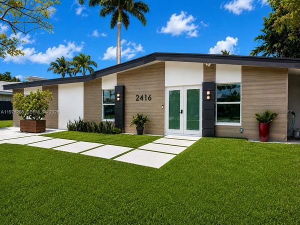 2416 NE 19th Ter, Wilton Manors, FL 33305