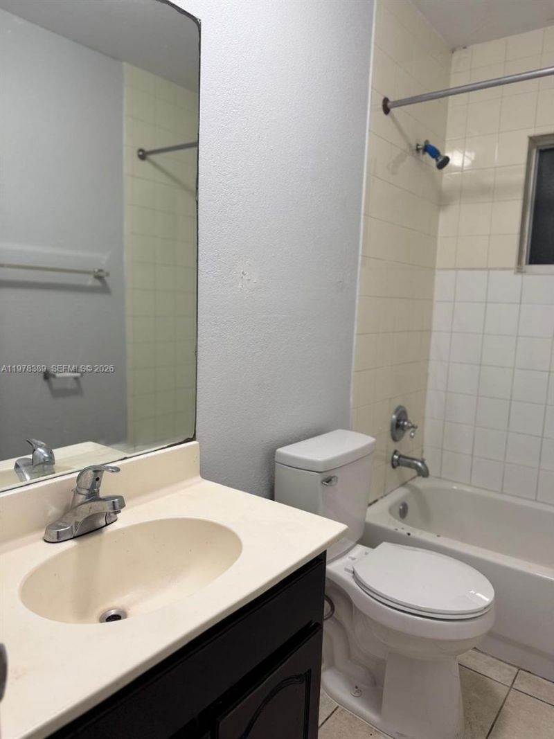 4251 NW 5th St , Unit 247, Plantation, FL 33317 Photo