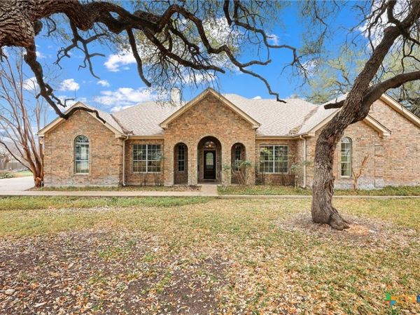 2003 Fountainwood Drive , Georgetown, TX 78633