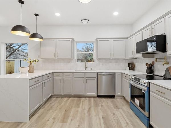 611 Joy Lane, Mansfield, TX 76063