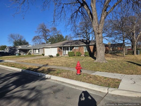 12106 Brisbane Avenue, Farmers Branch, TX 75234