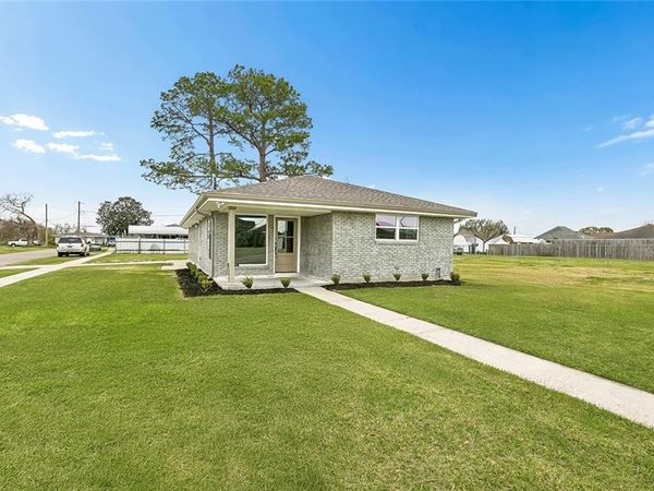 2100 MARGARET Lane , Meraux, LA 70075