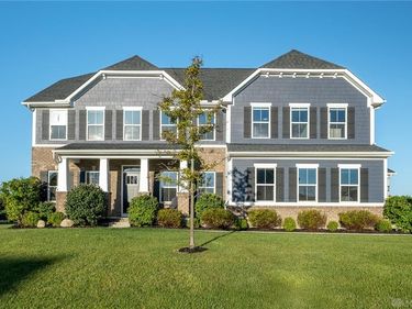 861 Acorn Drive, Sugarcreek Township, OH 45440