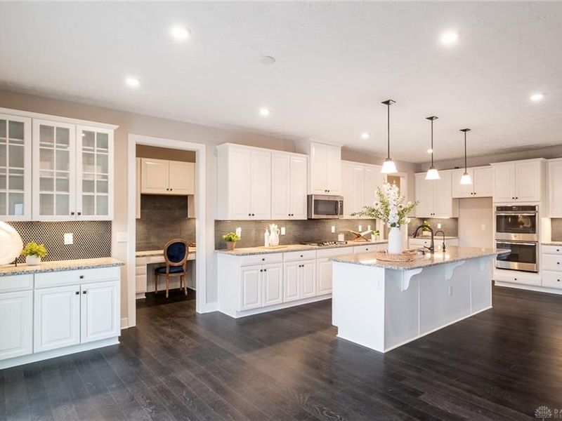 861 Acorn Drive, Sugarcreek Township, OH 45440 Photo 11