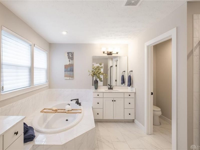 861 Acorn Drive, Sugarcreek Township, OH 45440 Photo 30