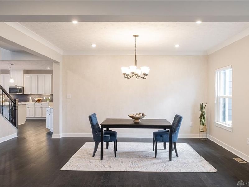 861 Acorn Drive, Sugarcreek Township, OH 45440 Photo 6