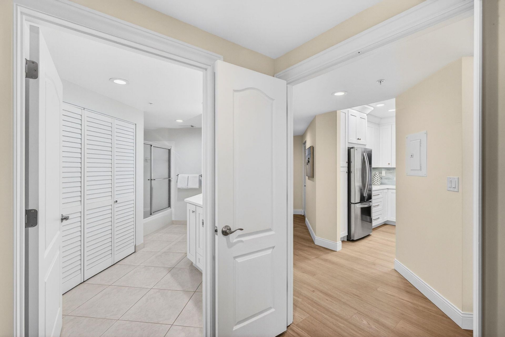 400 Uno Lago Drive, Unit 103, Juno Beach, FL 33408 Photo