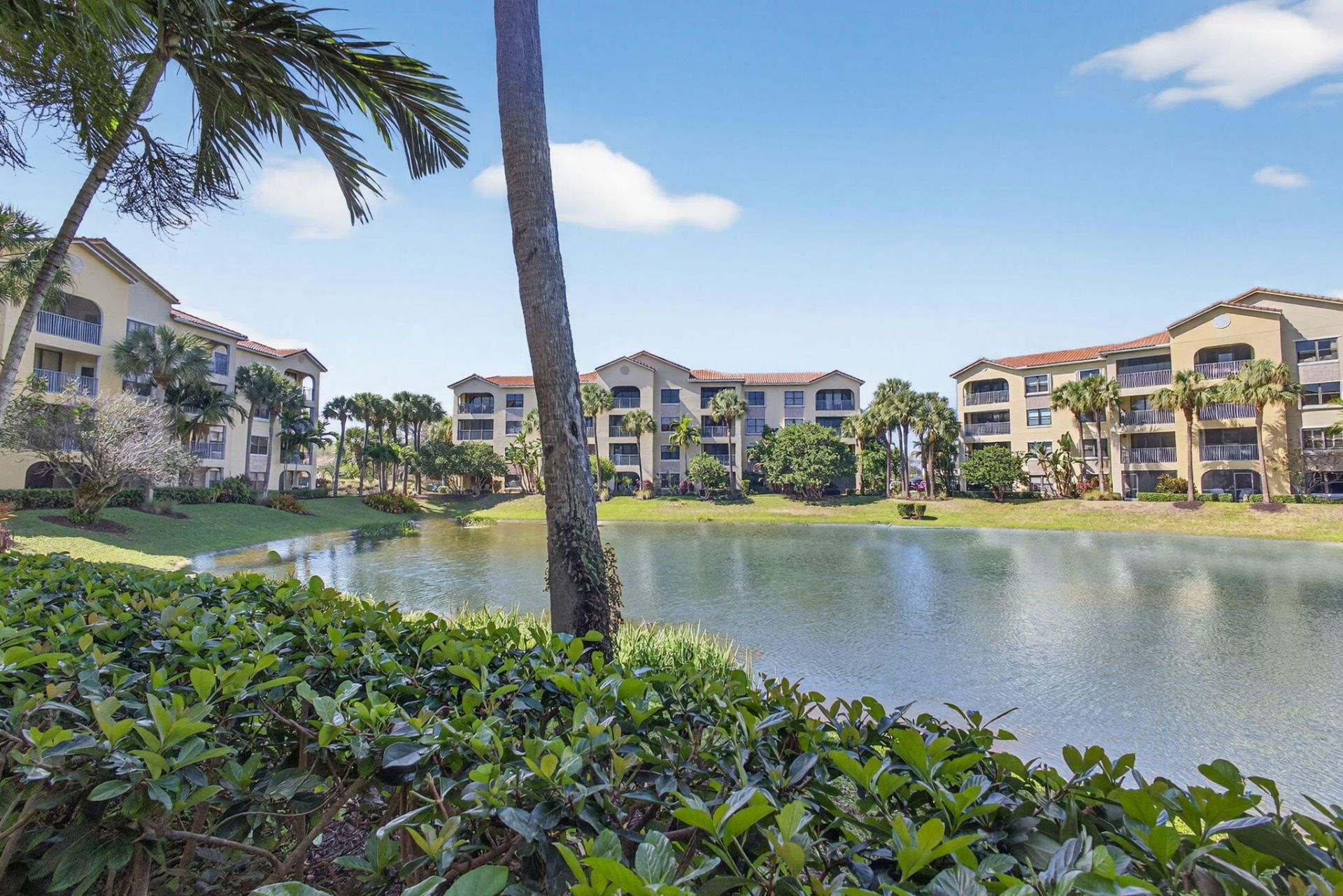 400 Uno Lago Drive, Unit 103, Juno Beach, FL 33408 Photo