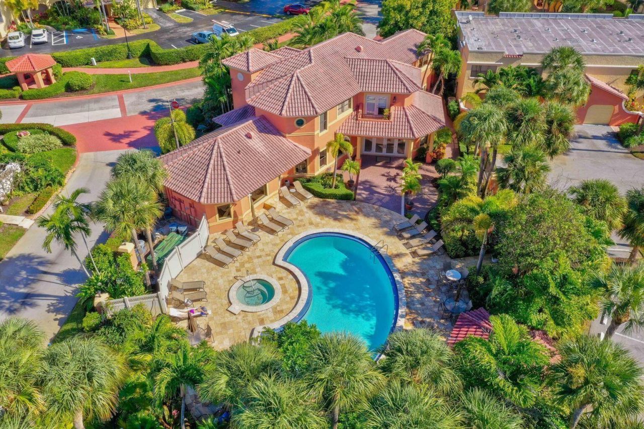 400 Uno Lago Drive, Unit 103, Juno Beach, FL 33408 Photo