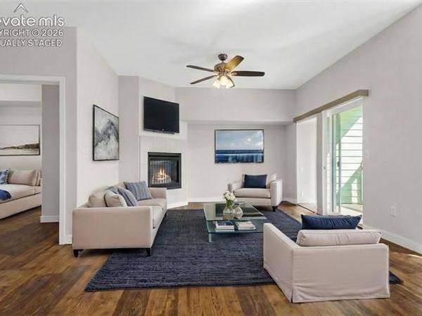 560 E Grace Avenue, Woodland Park, CO 80863