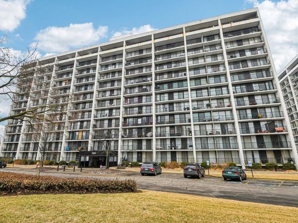 2015 S Finley Road, Unit 1110, Lombard, IL 60148